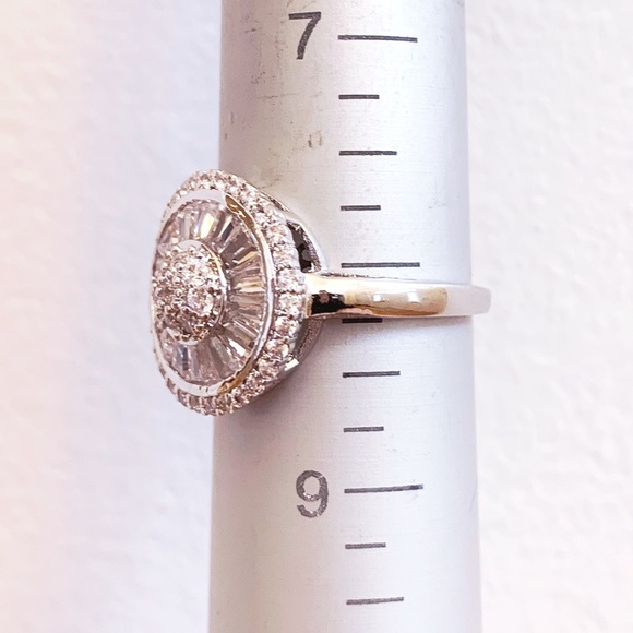 Silver Tone Round Clear AAA+ CZ Ring NWOT SZ 8 - Picture 5 of 5